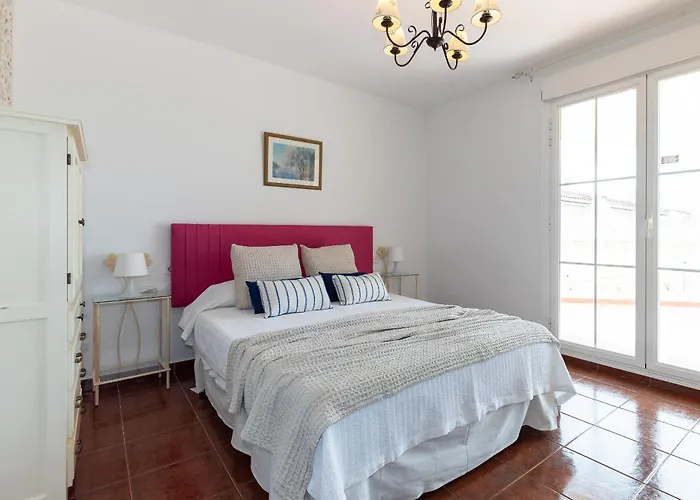 Uhc Residencial Villa Cristal